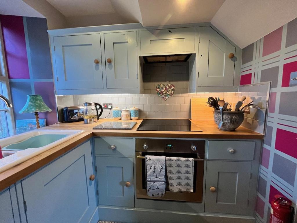 Quirky Highland Cottage With Stunning Views Fearn Lodge Екстериор снимка